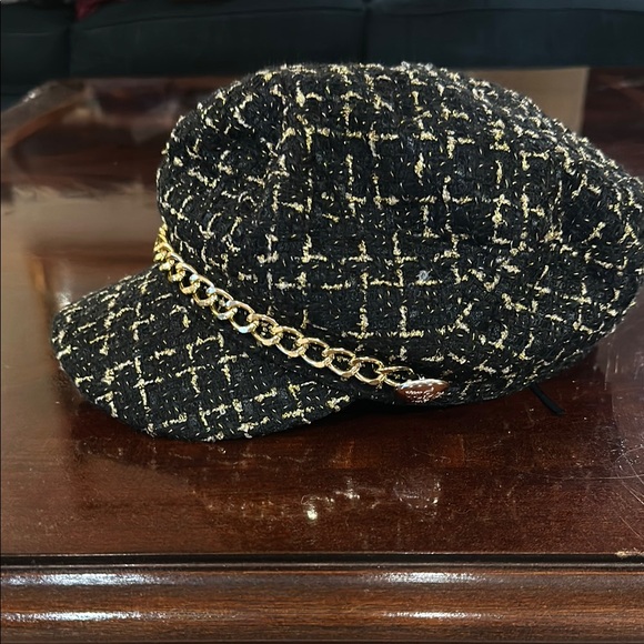 Chanel Black Tweed Cap with Gold Chain - Picture 1 of 4